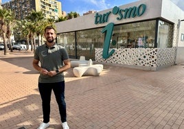 Councillor Ponce outside the tourist office in Fuengirola.